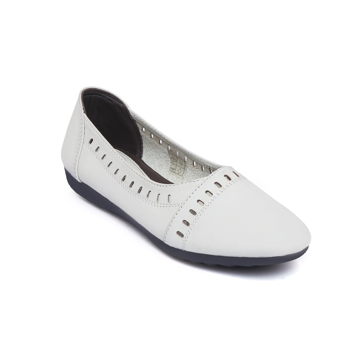 Zoom Shoes Genuine Leather Bellies for Women VN 25 2 UK 2 Cream